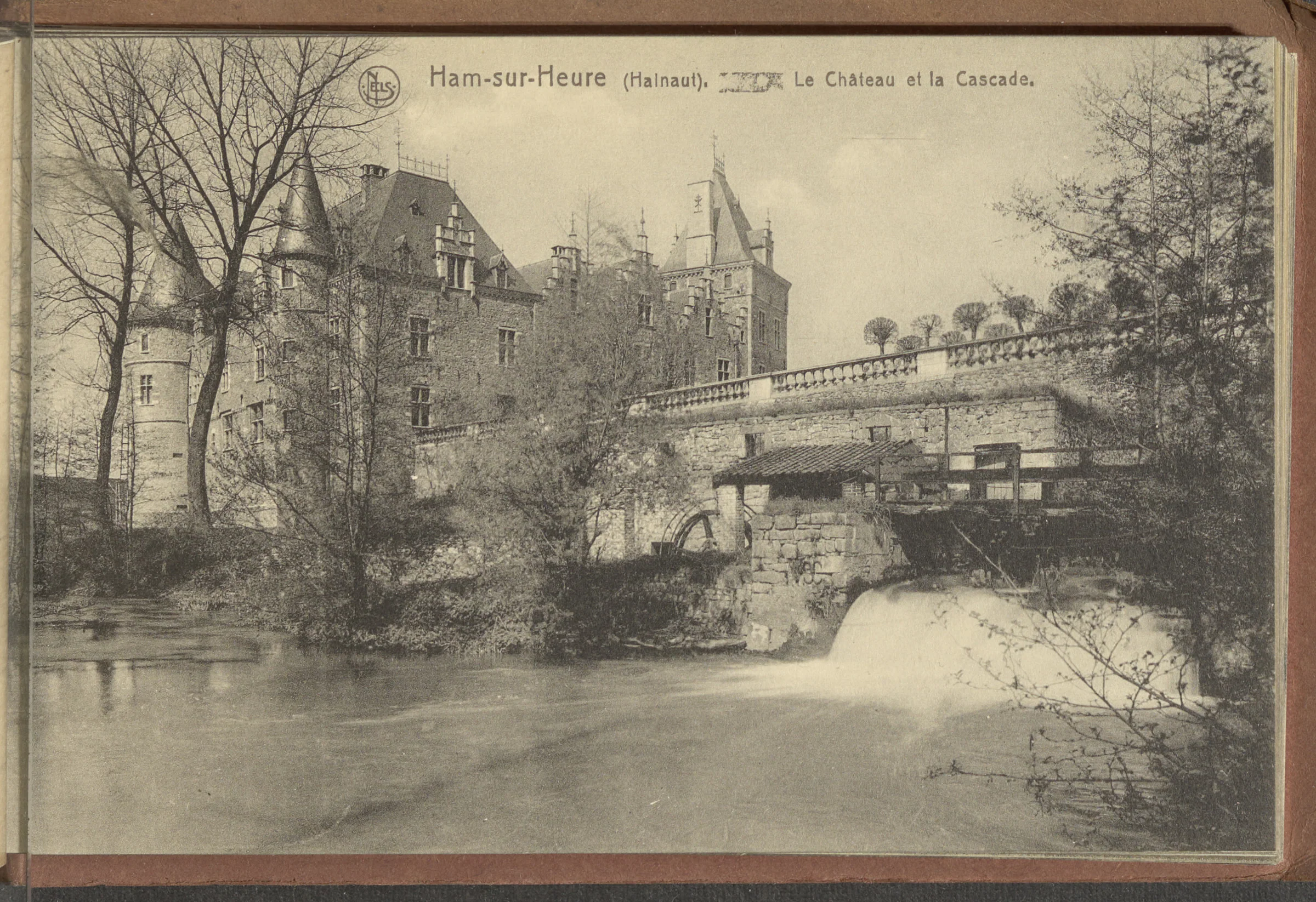 Carte postale ancienne, le château et la cascade de l'Eau d'Heure, éditée par Nels.